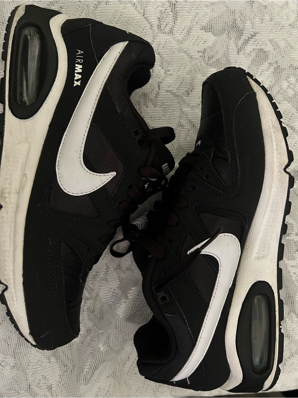 Nike Women’s Black/White Air Max Running Sneakers